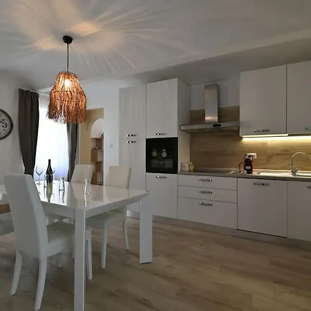 La Perla Di Con Jacuzzi E Sauna 别墅 *