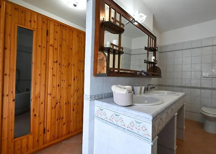 La Perla Di Con Jacuzzi E Sauna Villa