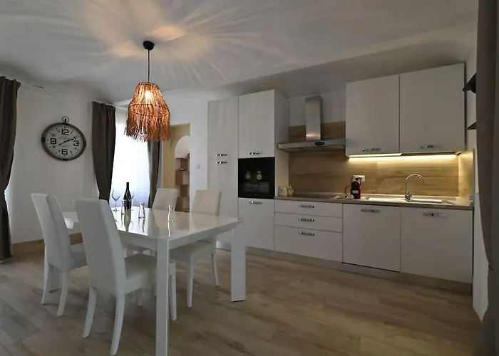 La Perla Di Con Jacuzzi E Sauna Villa *